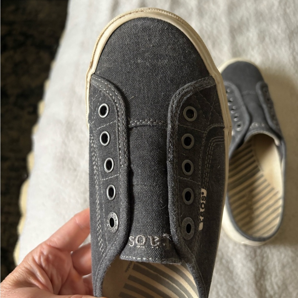 Shoes - Picture 5 of 5